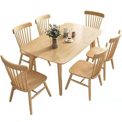 Σκανδιναβικό τραπέζι και καρέκλα για απλό σύγχρονο οικολογικό σπιτικό μπαρ