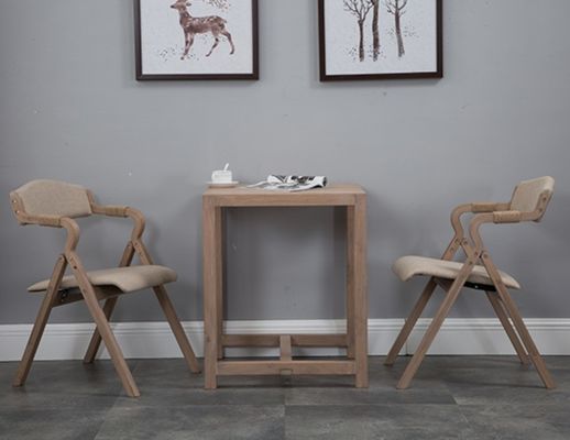 Ανθεκτικές και κομψές σκανδιναβικές αναδιπλούμενες ξύλινες καρέκλες εστιατορίου σε βορειοανατολική στάχτη με όριο βάρους 150K