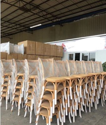 Χωρίς διπλωμένη προσαρμοσμένη αμερικανική σύγχρονη σχεδίαση Σκληρό ξύλο σταυρό BackStackable εκδήλωση Dinging καρέκλα