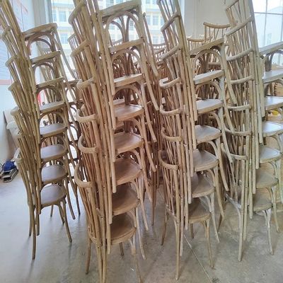 Αρχαία γαμήλια εκδήλωση Vintage X Cross Back Stackable ξύλινη καρέκλα με κάθισμα αφρού ράταν