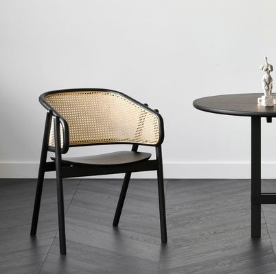 Σχεδιασμός ξύλινη καρέκλα για τραπεζαρία από ράτάνιο καρέκλα με 100 κιλά και συσκευασία ταχυδρομείου