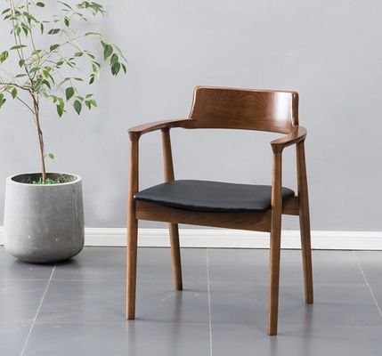 Στέλες τραπεζαρίας από στερεό ξύλο σε κλασικό σκανδιναβικό στυλ για τραπεζαρία και καθιστικό