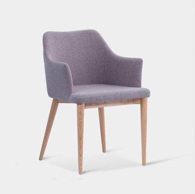 Καρέκλα τραπεζαρίας ξενοδοχείου εστιατορίου με στερεό ξύλινο πλαίσιο από στάχτη και κάθισμα από αφρό από χαλυβουργημένο μέταλλο