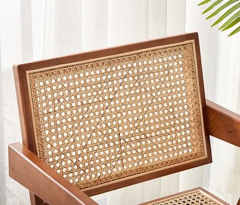 Σύγχρονο σχεδιασμό έπιπλα τραπεζαρίας πολυτελή ράταν στερεό ξύλο καρέκλα εστιατορίου με στήριγμα βραχίονα