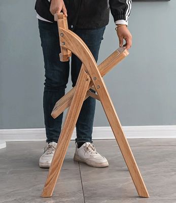 Υπηρεσία OEM Δέχεται Φυσικό Ρατάνιο Στερεό ξύλο Καρέκλα τραπεζαρίας Έπιπλα με αναδιπλούμενο σχεδιασμό