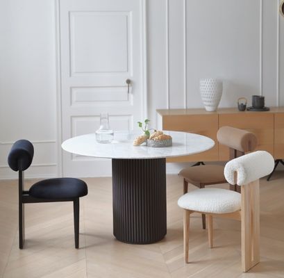 Βιντέιζ τραπεζική καρέκλα από στερεό ξύλο με λακαρισμένο φινίρισμα και αφαιρούμενο μαξιλάρι σφουγγαριού