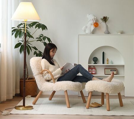 Κρεβάτι με στήριγμα βραχίονων Nordic Lounge ξύλινος καναπές Leisure Chair Solid Wood Artificial Lamb Wool Sofa Chair With Armrest Προσαρμοσμένα σχέδια