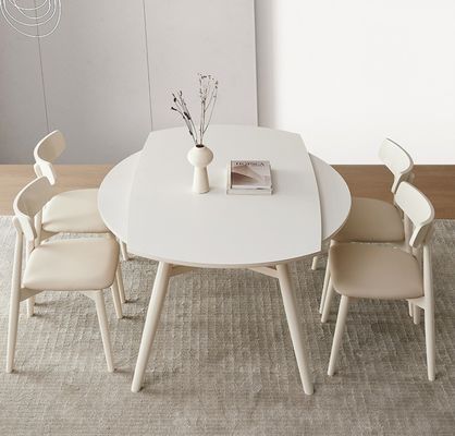 Καρέκλα τραπεζαρίας σκανδιναβικού στυλ με πόδια από στερεό ξύλο και υφασματική κάλυψη σε νιτρολάκκα