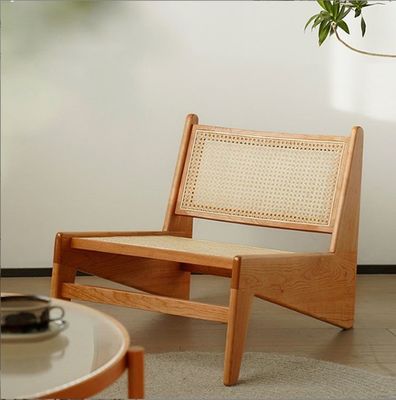 Σύγχρονη σχεδίαση Leisure Lounge Chairs Γεννητικά έπιπλα ξύλινα καθίσματα καθισμάτων με φυσικό πλαίσιο βελανιδίου Rattan ξύλινη καρέκλα