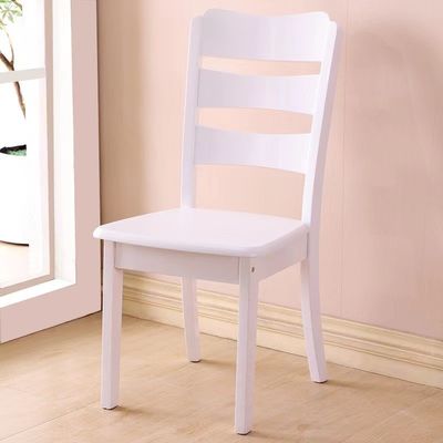 ΑΧΡΗΣΕΙΣ Πλατιστή πολυθρόνα με ψηλή πλάτη για τραπεζαρία