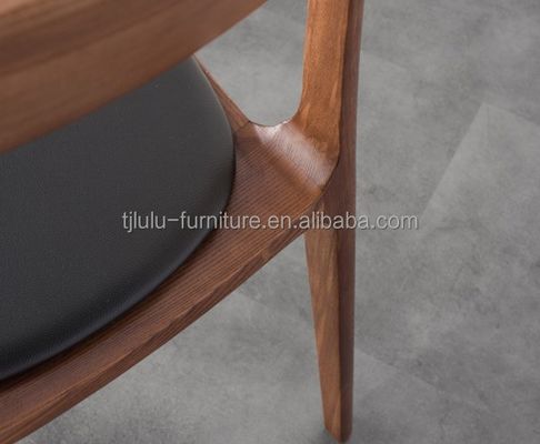 Σκληρό ξύλινο πλαίσιο προσαρμογή τραπεζικές καρέκλες για μοντέρνα εστιατόρια στοίβασης