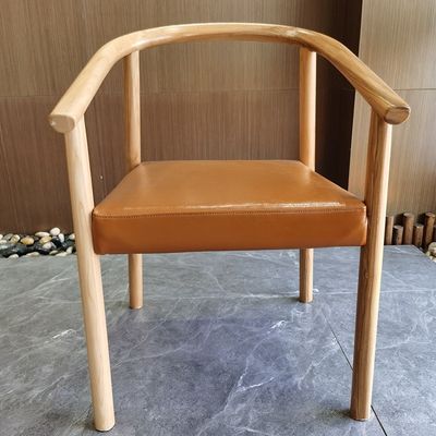 Βόρειοευρωπαϊκό στερεό ξύλο PU δερμάτινα μαξιλάρια τραπεζική καρέκλα για εστιατόριο Προσαρμοσμένο σχεδιασμό και εξυπηρέτηση OEM αποδεκτό