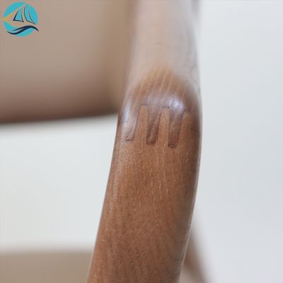 Χωρίς διπλωμένη στερεά ξύλινη τραπεζαρική καρέκλα για σύγχρονη πολυτελή ξύλινη καρέκλα αναψυχής στο δωμάτιο ξενοδοχείου