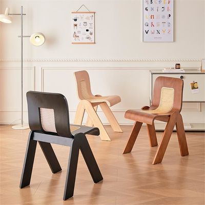 Ξενοδοχείο Εστιατόριο Σκανδιναβική ξύλινη καρέκλα με φινίρισμα νιτρολάκκα και καουτσούκ