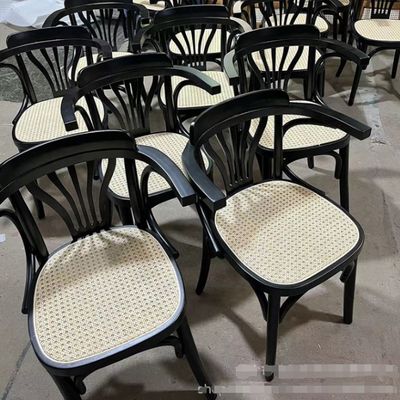 Σύγχρονη σχεδίαση ξύλινες καρέκλες με αναπαυτικό κλιβάκι και ταπετσαρία από PU δέρμα σε σκανδιναβικό ύφος