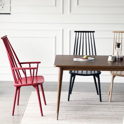 Σύγχρονη καρέκλα εστιατορίου από στερεό ξύλο για φυσικό ράταν για φαγητό σε πολυτελή ξενοδοχεία και εστιατόρια