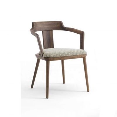 Καρέκλα τραπεζαρίας εσωτερικής καντίνας σε στερεό ξύλο με μαξιλάρι καθίσματος και πολυθρόνα μοντέρνου σχεδιασμού με χρώμα καρύδας