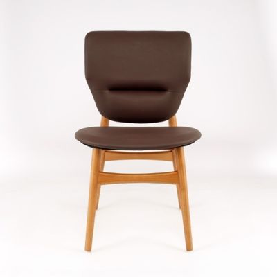 Σύγχρονα έπιπλα τραπεζαρίας Καρέκλα από δέρμα σε παραδοσιακό σχεδιασμό και προσαρμοσμένο χρώμα