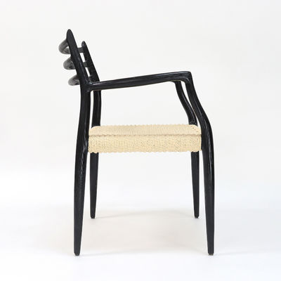 Σύγχρονη καρέκλα τραπεζαρίας χειροποίητο νιτρολάκκο φινίρισμα από στερεό ξύλο με στήριγμα βραχίονων σύγχρονο σχεδιασμό