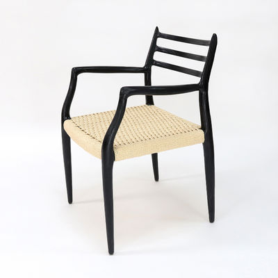 Σύγχρονη καρέκλα τραπεζαρίας χειροποίητο νιτρολάκκο φινίρισμα από στερεό ξύλο με στήριγμα βραχίονων σύγχρονο σχεδιασμό