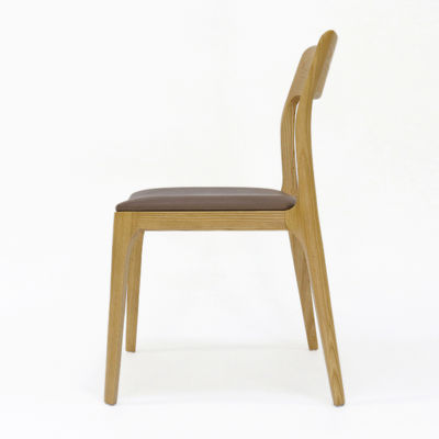 Διακοπές Εγκαταστάσεις τραπεζαρία Καρέκλα Vintage ξύλινο με εξατομικευμένο υφασματικό ταπετσαρία και νιτρολάκα φινίρισμα