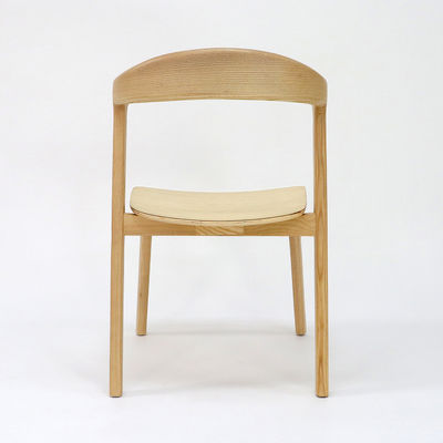 Αναβαθμίστε το εστιατόριο ή το ξενοδοχείο σας με καρέκλα τραπεζαρίας από στερεό ξύλο από υλικό κελύφους ξύλου από στάχτη / καουτσούκ