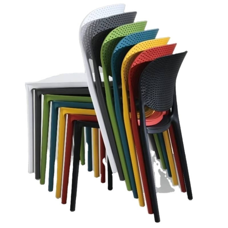 Τροφική αίθουσα Τροφεία Τροφεία Τροφεία Φιλοξενούμενη πλαστική καρέκλα PP με μοντέρνο στυλ σχεδιασμού σε προσιτή τιμή