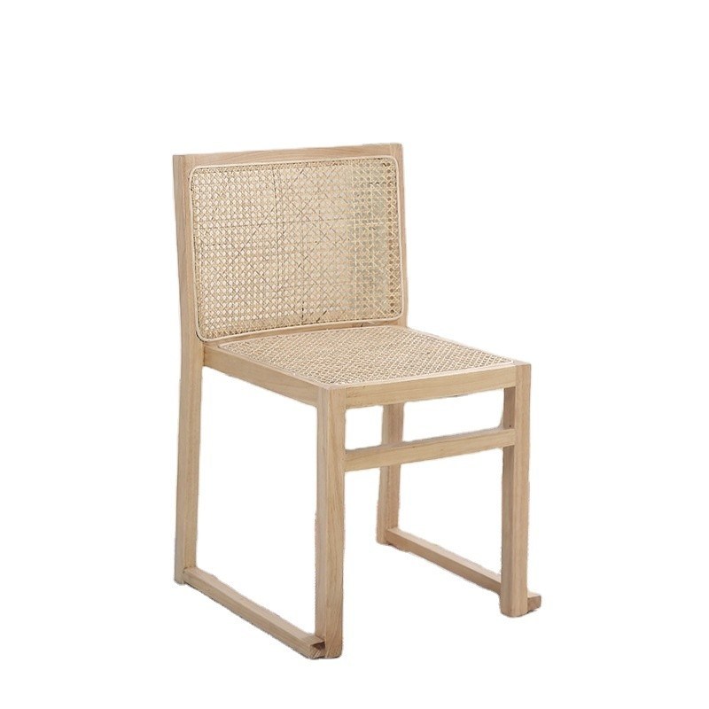 Έπιπλα τραπεζαρίας Πραγματικό ράταν στερεό ξύλο Καρέκλα τραπεζαρίας για στοιβάσιμα και σκανδιναβικό ελεύθερο χρόνο