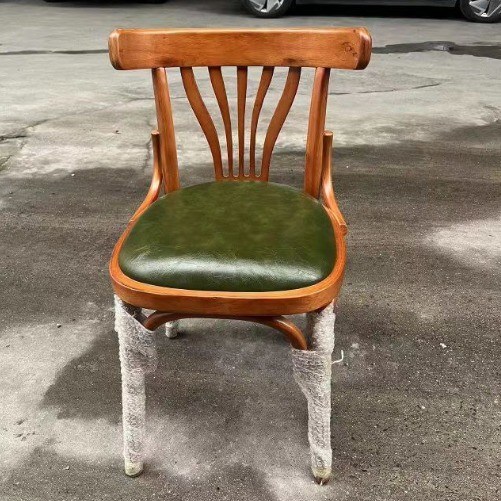 Σύγχρονη σχεδίαση ξύλινες καρέκλες με αναπαυτικό κλιβάκι και ταπετσαρία από PU δέρμα σε σκανδιναβικό ύφος